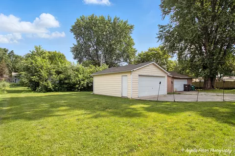 Exterior - 4420 Clearview Dr, Mchenry, IL 60050 photo 4 of 5