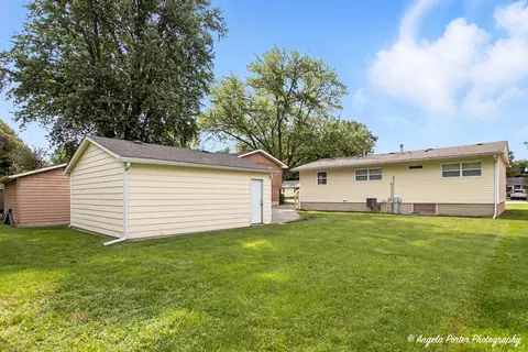 Exterior - 4420 Clearview Dr, Mchenry, IL 60050 photo 5 of 5