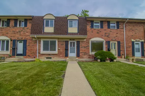 1043 Lioncrest Dr, Richton Park, IL 60471