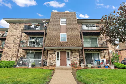 9815 Nottingham Ave #201, Chicago Ridge, IL 60415