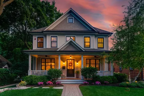 525 Meadow Ln, Libertyville, IL 60048