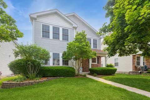 28 Primrose Ln, Oswego, IL 60543