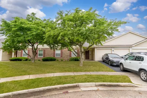 1028 Wynnfield Ct #C, Elgin, IL 60120