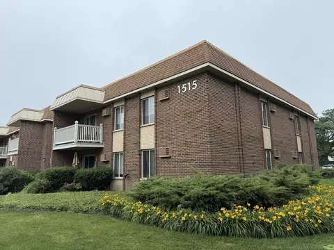 1515 E Churchill Dr #205, Palatine, IL 60074