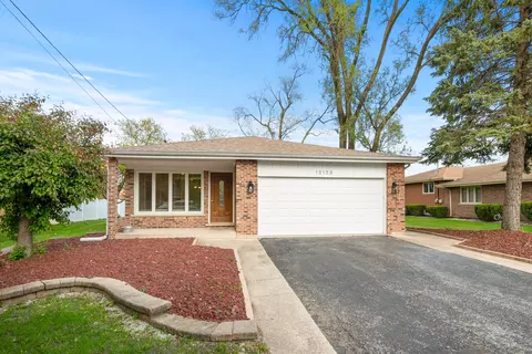 12123 S 72nd Ct, Palos Heights, IL 60463