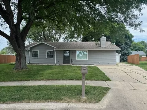 1504 E 24th Pl, Sterling, IL 61081
