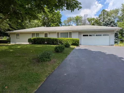 8692 Glacier Dr, Byron, IL 61010