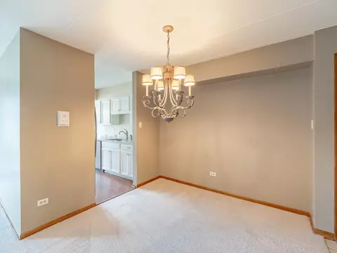 Dining - 4948 Circle Ct #704, Crestwood, IL 60418 photo 1 of 1