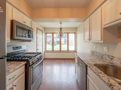 Kitchen - 4948 Circle Ct #704, Crestwood, IL 60418 photo 1 of 2