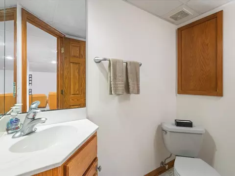 Bath - 10144 Joy Ct, Roscoe, IL 61073 photo 6 of 6