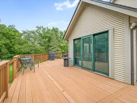 Exterior - 10144 Joy Ct, Roscoe, IL 61073 photo 10 of 15