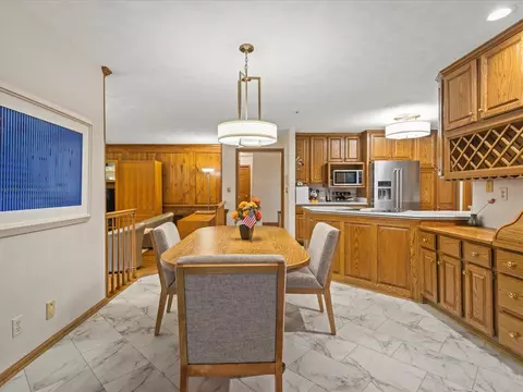 Dining - 10144 Joy Ct, Roscoe, IL 61073 photo 4 of 5