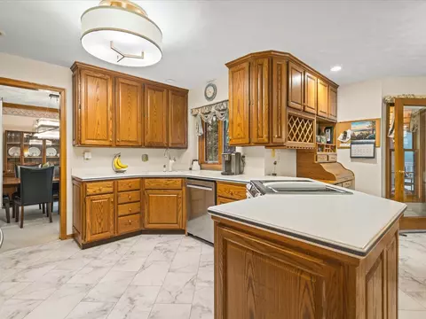 Kitchen - 10144 Joy Ct, Roscoe, IL 61073 photo 2 of 3