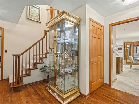 Entry Way - 10144 Joy Ct, Roscoe, IL 61073 photo 4 of 6