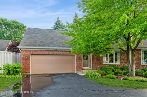 1808 N Normandy Ct, Arlington Heights, IL 60004