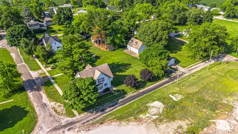 102 S Oak St, Arrowsmith, IL 61722 photo 3