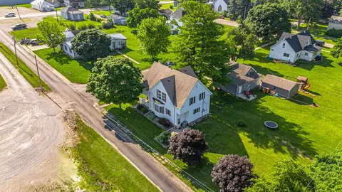 102 S Oak St, Arrowsmith, IL 61722 photo 4
