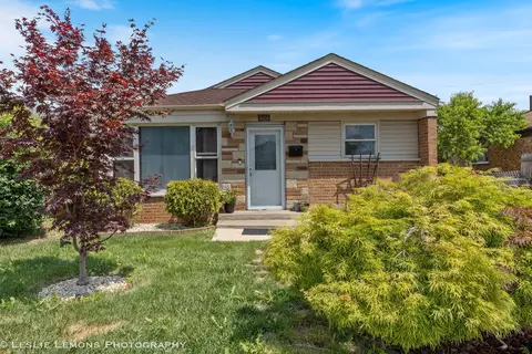 4658 W 83rd Pl, Chicago, IL 60652