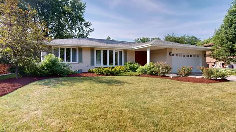 1445 71st St, Downers Grove, IL 60516