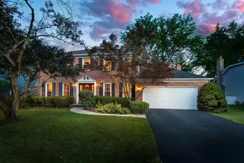 1208 Sunnybrook Dr, Naperville, IL 60540
