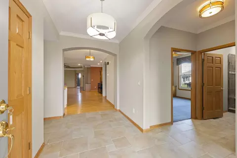 2811 Haven Ct, Naperville, IL 60564 photo 2