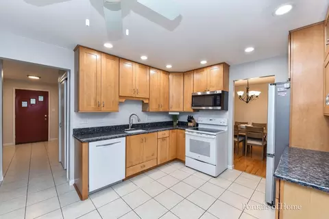 25010 W Kay Dr, Plainfield, IL 60586 photo 4