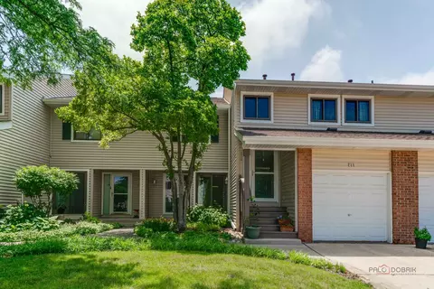 211 Winding Oak Ln, Buffalo Grove, IL 60089