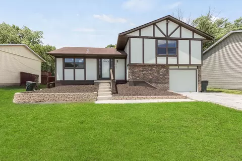 18104 Fountainbleau Dr, Hazel Crest, IL 60429