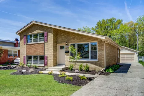 15320 Harding Ave, Midlothian, IL 60445