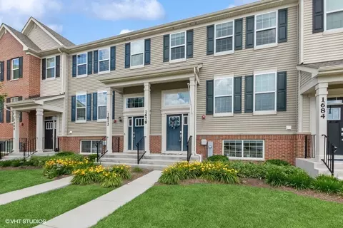 1678 Sager Way, Batavia, IL 60510
