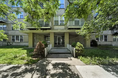 2501 W Touhy Ave #105, Chicago, IL 60645