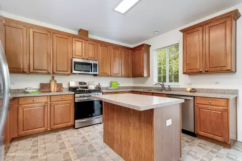 Kitchen - 6 Providence Ct, Cary, IL 60013 photo 1 of 4