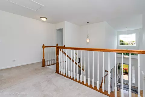 Entry Way - 6 Providence Ct, Cary, IL 60013 photo 4 of 4