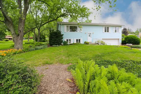 28 W650 High Lake Rd, West Chicago, IL 60185
