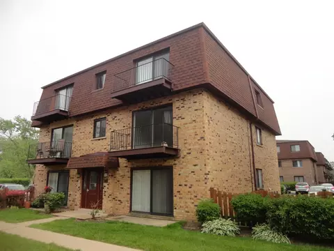9703 Bianco Ter #B, Des Plaines, IL 60016