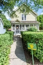 604 2nd St N, Libertyville, IL 60048
