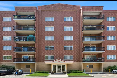 1470 Jefferson St #602, Des Plaines, IL 60016