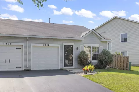 Exterior - 2807 Sun Valley Dr, Plainfield, IL 60586 photo 6 of 7