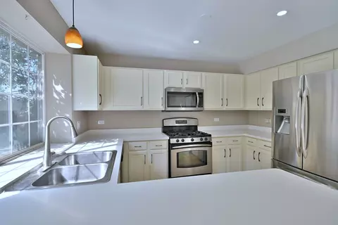 537 Ivory Ln, Bartlett, IL 60103 photo 16