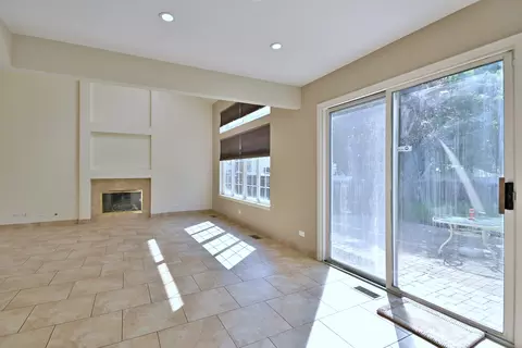 537 Ivory Ln, Bartlett, IL 60103 photo 12