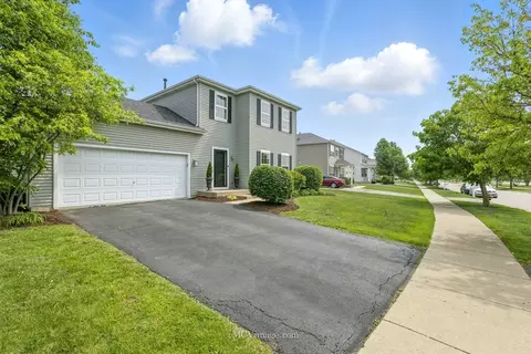 1858 Westridge Pl, Aurora, IL 60504 photo 2