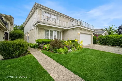 6859 Lockwood Ave, Skokie, IL 60077