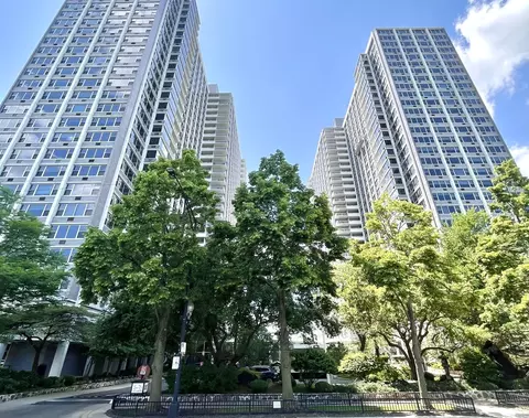 4250 N Marine Dr #1230, Chicago, IL 60613