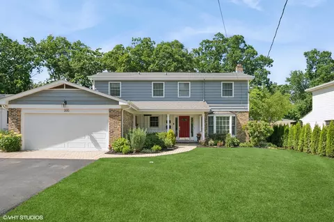 200 W Center Ave, Lake Bluff, IL 60044