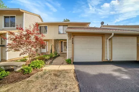 724 Colorado Ct #724, Carol Stream, IL 60188