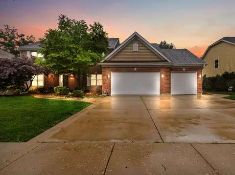 777 W Hill Rd, Palatine, IL 60067