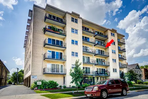 215 Marengo Ave #4B, Forest Park, IL 60130