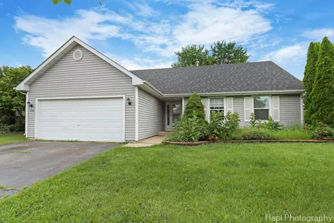 1504 9th St, Harvard, IL 60033