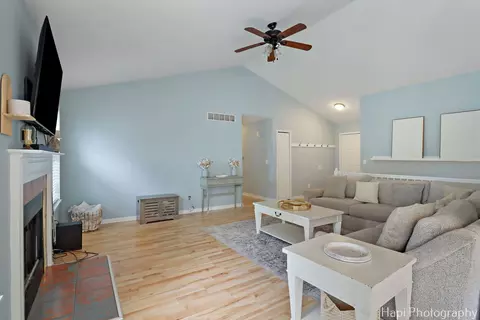 Living - 1504 9th St, Harvard, IL 60033 photo 2 of 2