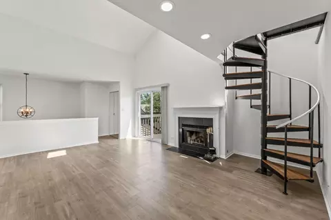 Living - 388 Grissom Ct, Hoffman Estates, IL 60169 photo 5 of 7